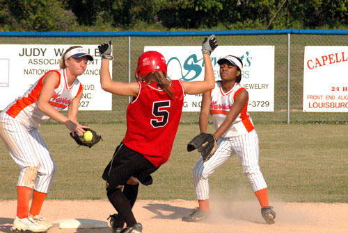 LHS softball team rallies to defeat Cape Hatteras