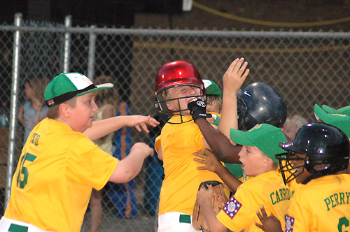 Oxford edges Bunn in extra-inning thriller to claim crown