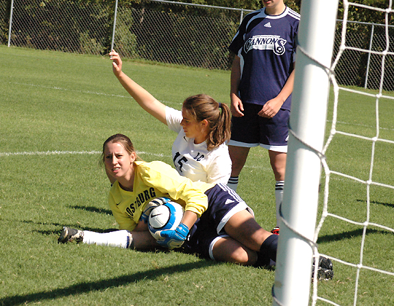 Lord Fairfax bows to Lady Hurricanes